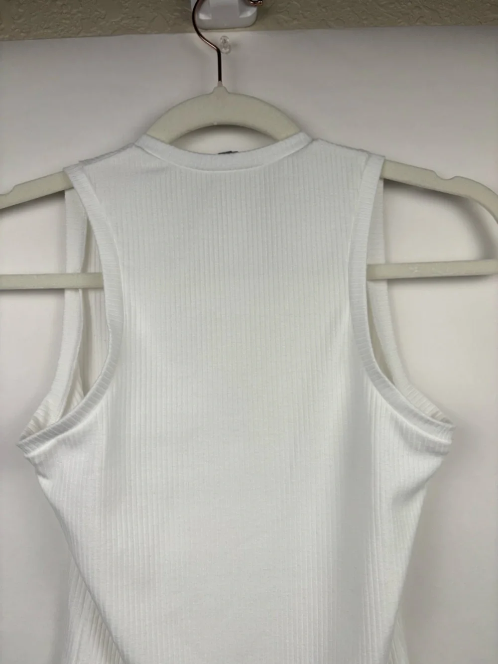 DREW details white